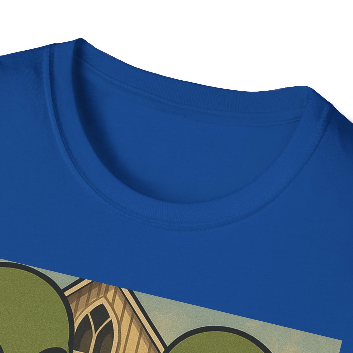 Alien American Gothic T-Shirt — Funny Retro Sci‑Fi Art Tee